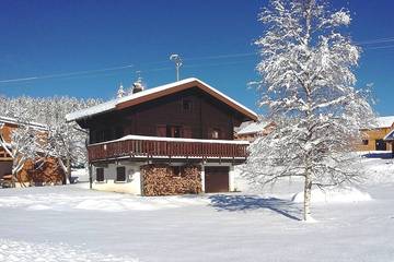 Maison de campagne pour 8 personnes, avec balcon et jardin à Lamoura