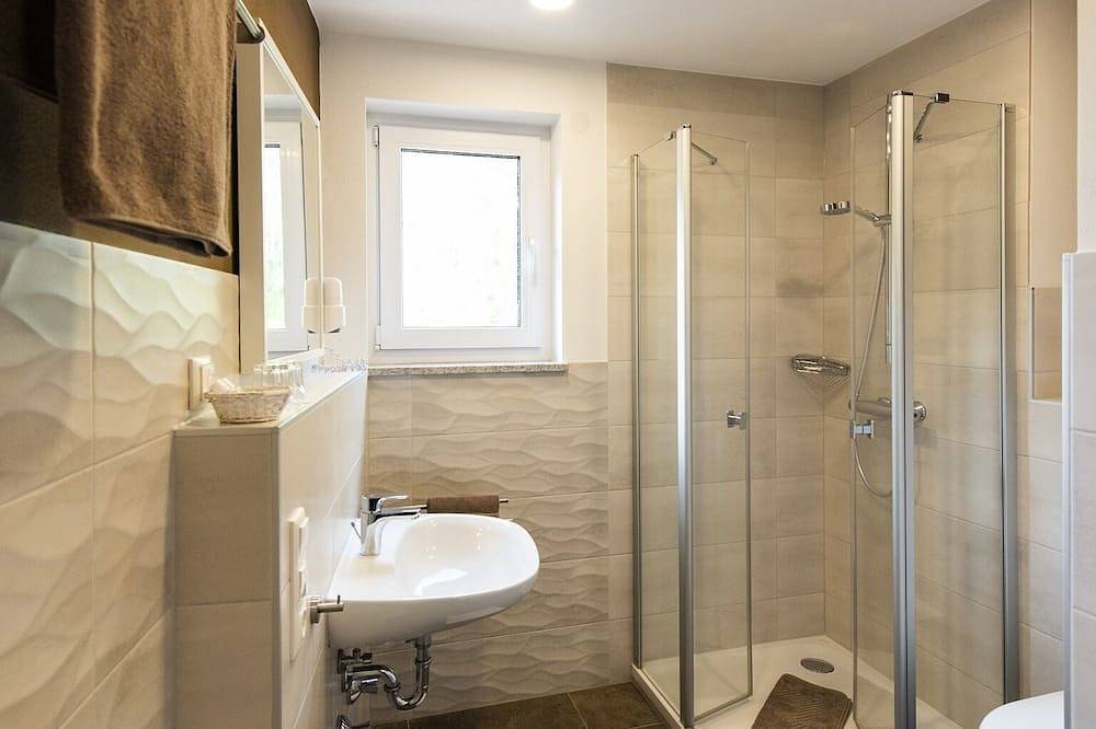 Ganze Wohnung, Helles und geräumiges Appartement (30 qm) für bis zu 2 Personen mit kostenfreiem Wlan in Dillingen an der Donau, Dillingen und Umgebung