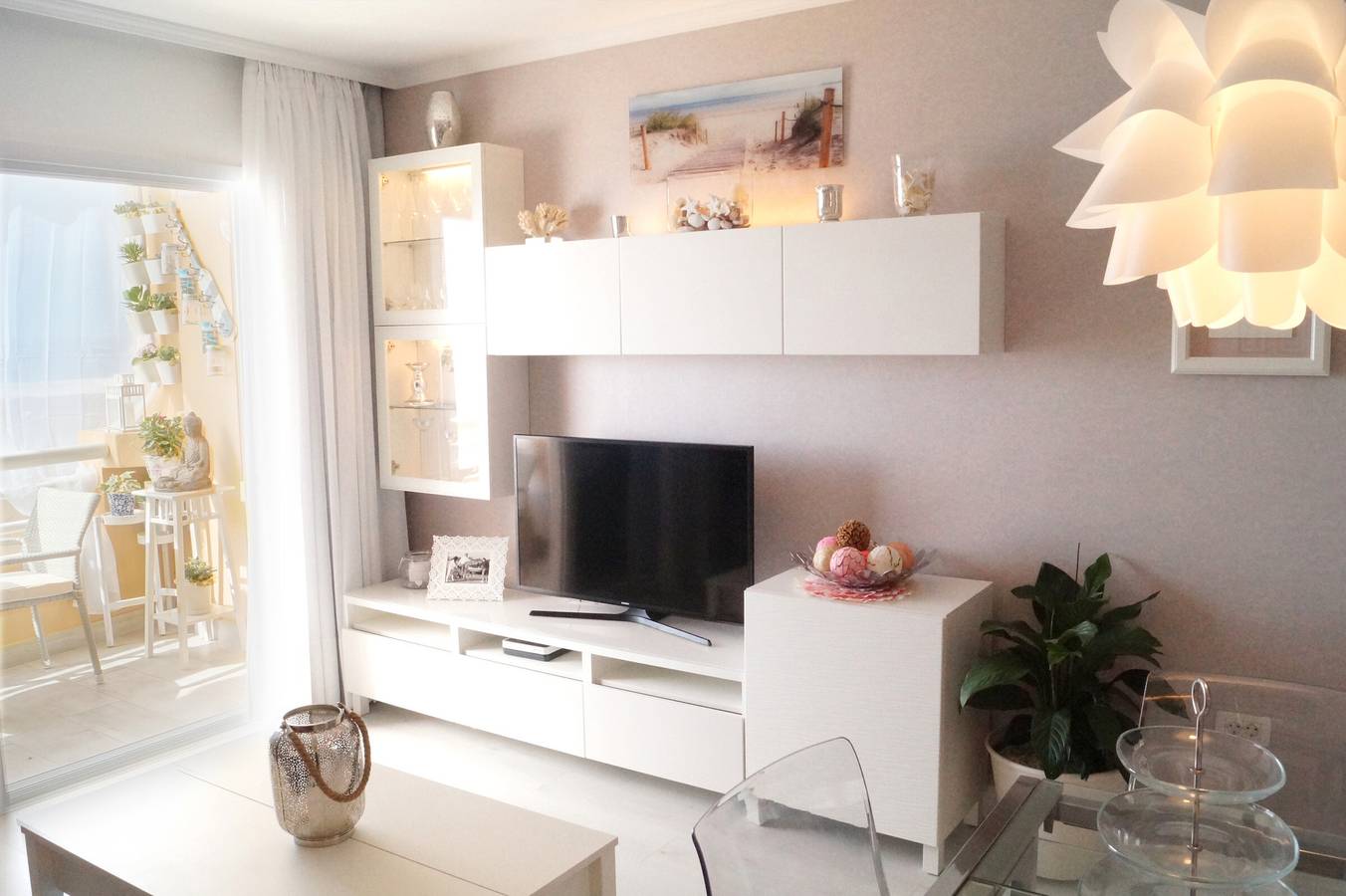 Apartamento entero, Casa Vacacional 'Los Cristianos Beach Seaview Balcon' con Vista al Mar, Wi-Fi y Aire Acondicionado in Playa de las Américas, Arona 