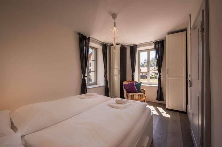 Geheel appartement, Dependance 2, perfecte 1e verdieping appartement met uitzicht op de bergen, een lift en wellness in Matten bei Interlaken, Meer van Thun