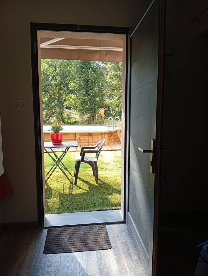 Gîte pour 2 personnes, avec piscine ainsi que jardin et terrasse à Salernes - 4