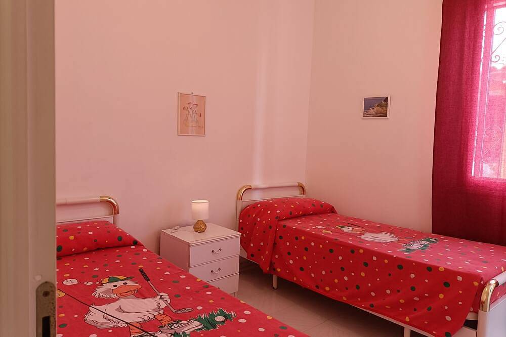 Entire apartment, Apartment 200 Mt. From the sea in Lido Marini, Gulf of Taranto
