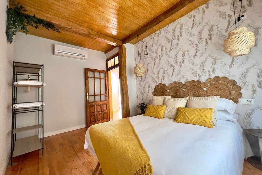 Entire apartment, Apartamento con Baño Adaptado in Astorga, León Region