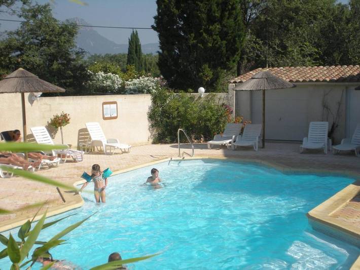 Location de vacances pour 4 personnes, avec terrasse et piscine à Le Pradet - 4