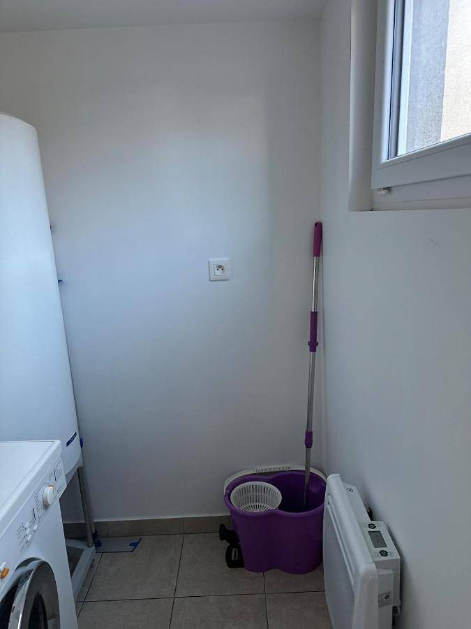 Gîte pour 6 personnes, avec terrasse à Planchez - 3