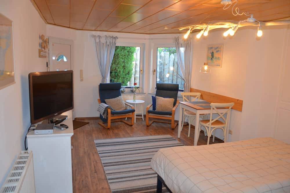 Entire apartment, Beautiful, very quietly located vacation apartment between the Baltic Sea and the Bodden with sauna in Dierhagen, Peninsula Fischland - Darss - Zingst