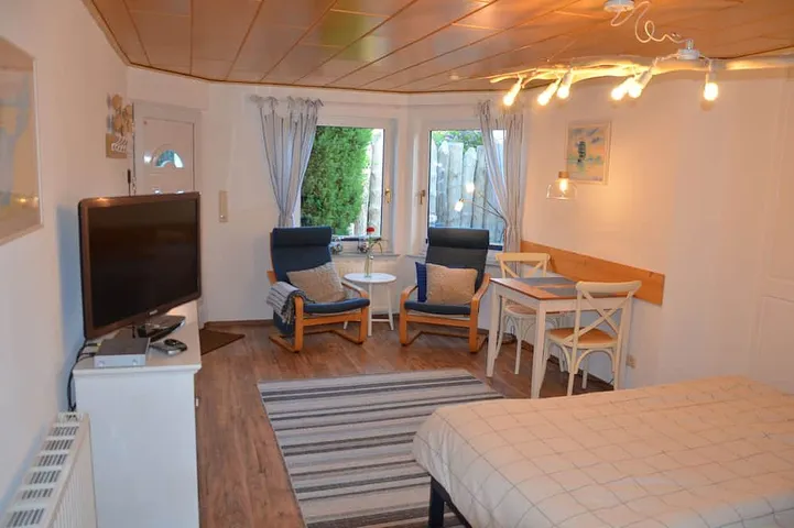 Ganze Wohnung, Schöne, sehr ruhig gelegene Ferienwohnung zwischen Ostsee und Bodden mit Sauna in Dierhagen, Fischland - Darß - Zingst