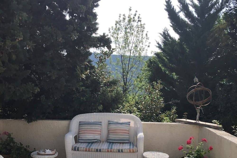 6 Person Villa With own Pool in Languedoc France in Lodève, Lodève und Umgebung