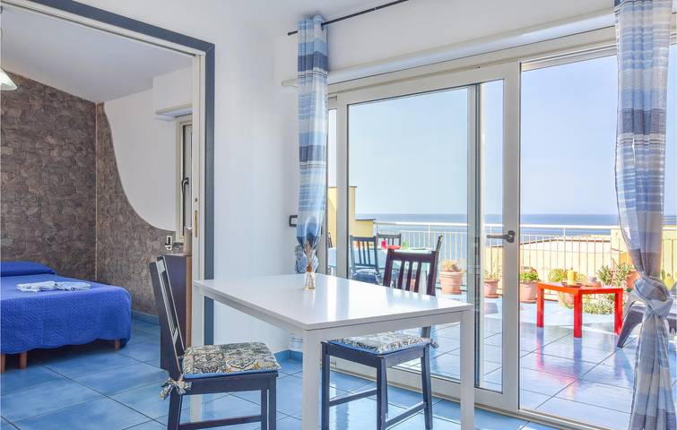 Appartement de vacances entier, Appartement avec vue sur la mer, terrasse et WiFi in Capo d'Orlando, Province de Messina