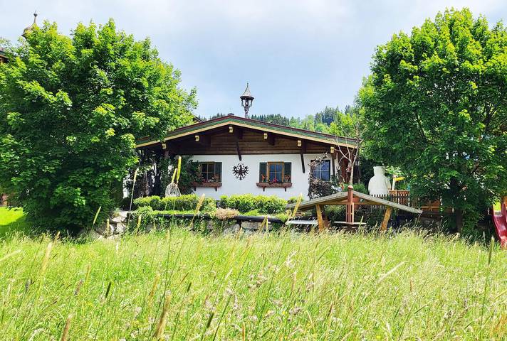 Hütte für 4 Personen, mit Terrasse und Garten in Sankt Johann in Tirol