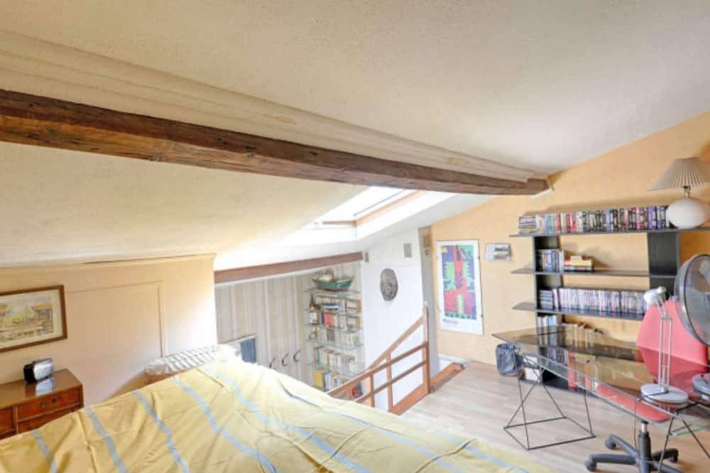 Discover Les Bamboos de Malakoff, a whole house on the outskirts of Paris in Malakoff, Hauts-de-Seine