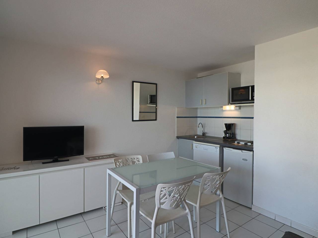 Ganze Wohnung, Apartment 4/6 Pers mit Terrasse, nah am Meer in Sete, Côte d'Améthyste