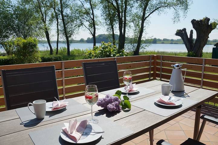 Location de vacances pour 6 personnes, avec terrasse et jardin à Carlow