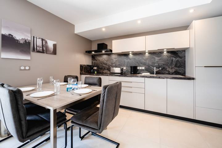 Ganze Wohnung, Ferienwohnung für 6 Personen mit Terrasse in Annecy, Annecy (Gemeinde)