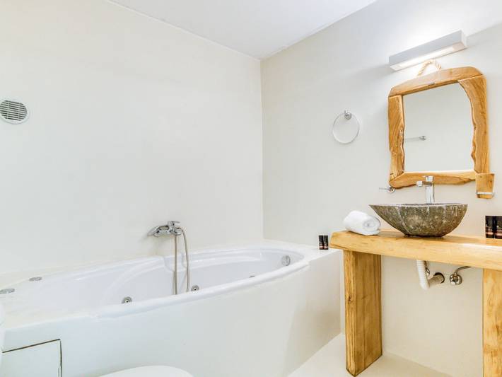 Gîte pour 6 personnes, avec jardin dans Aliki - 4