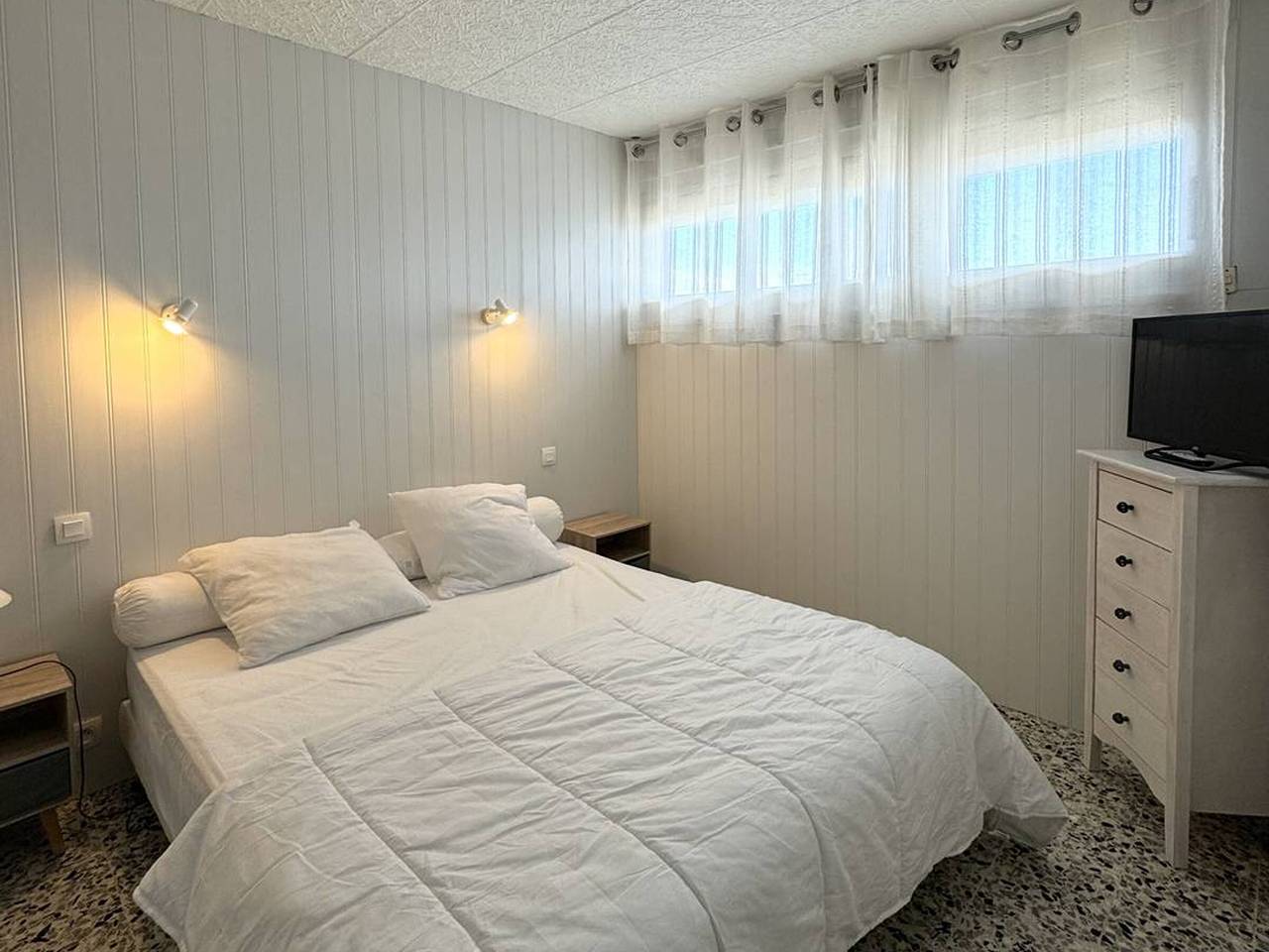 Ganze Wohnung, Wohnung für 4 Personen mit Terrasse, Klimaanlage, Parkplatz, 200m zum Strand in Le Barcarès, Côte d'Améthyste