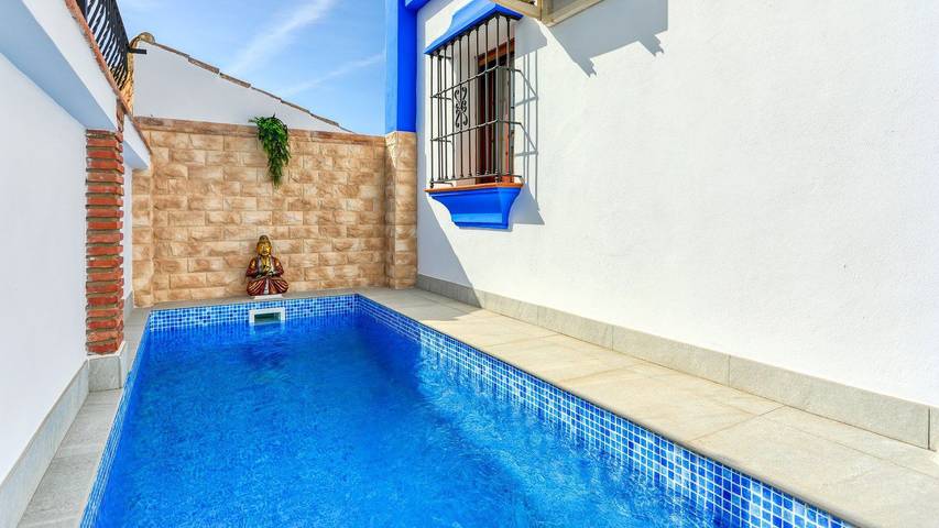 Casa rural para 9 personas, con balcón/terraza y piscina en Montecorto