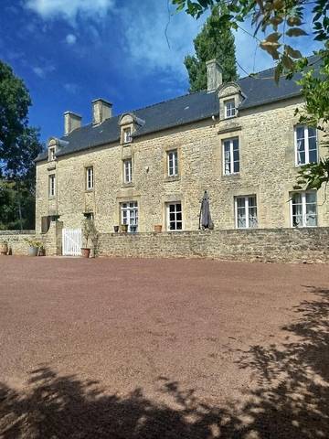 Gîte pour 6 personnes, avec jardin et vue à Tour-en-Bessin