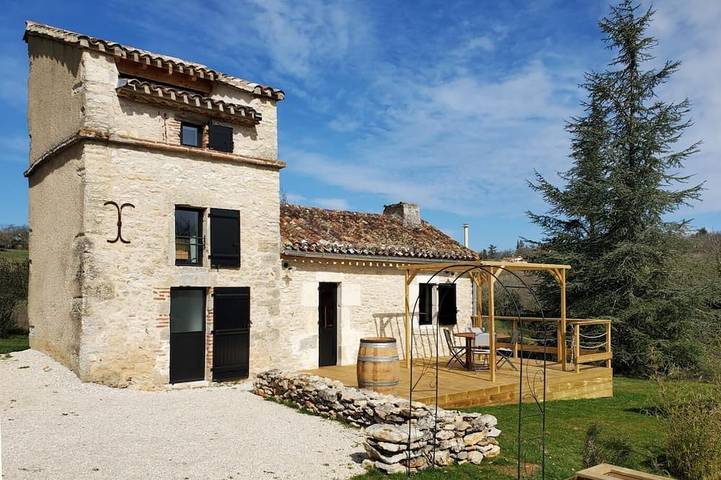Location de vacances pour 2 personnes, avec Jardin à Flaujac-Poujols