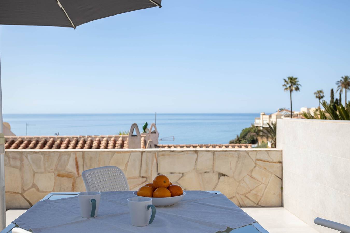 'Wonderful house just above the Sea' with Sea View, Garden and Wi-Fi in Playa de Burriana, Nerja
