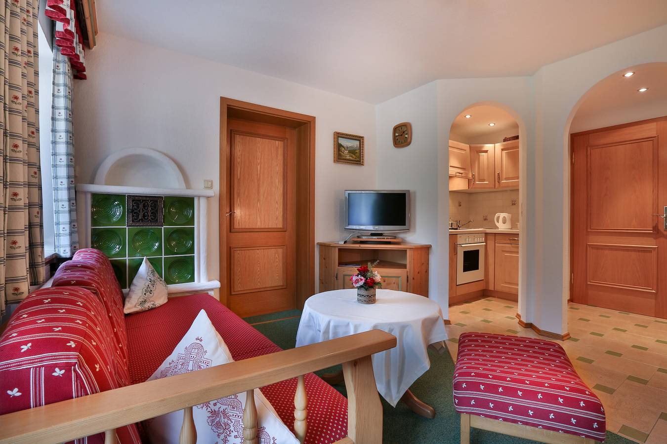 Ganze Ferienwohnung, Gästehaus Freibergeck - Ferienwohnung Untersberg, 1-2 Personen, 38 qm, großer Balkon mit Bergblick in Schönau am Königssee, Berchtesgadener Alpen