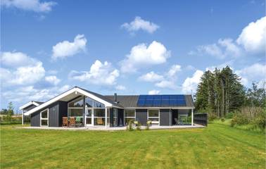 Ferienhaus für 8 Personen, mit Garten und Terrasse sowie Sauna und Whirlpool in Bratten