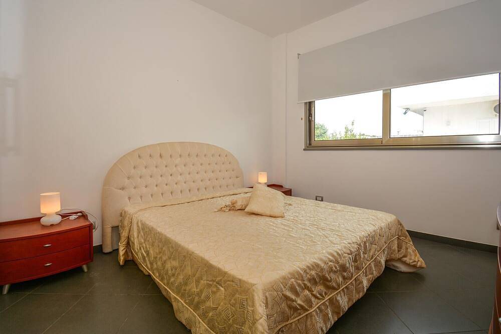 Meravigliosa casa con 4 camere da letto. in Casuzze, Santa Croce Camerina