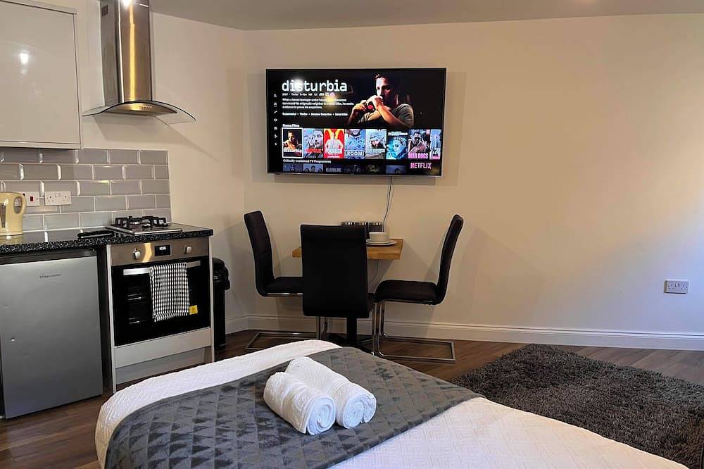 Apartment for 3 People in Luton, Chiltern Hills