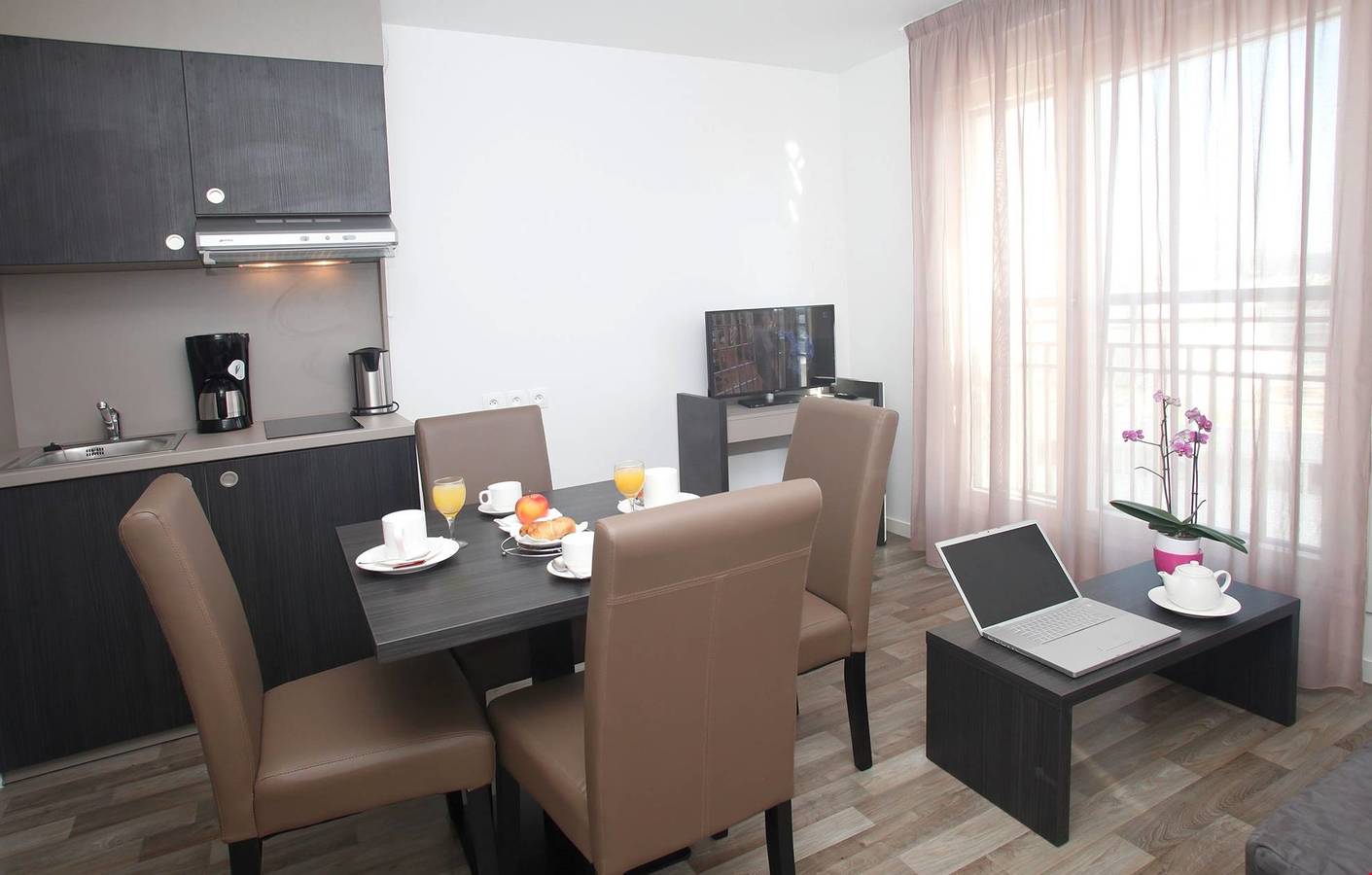 Estudio entero, Résidence Paris Levallois S2p in Levallois-Perret, Altos del Sena