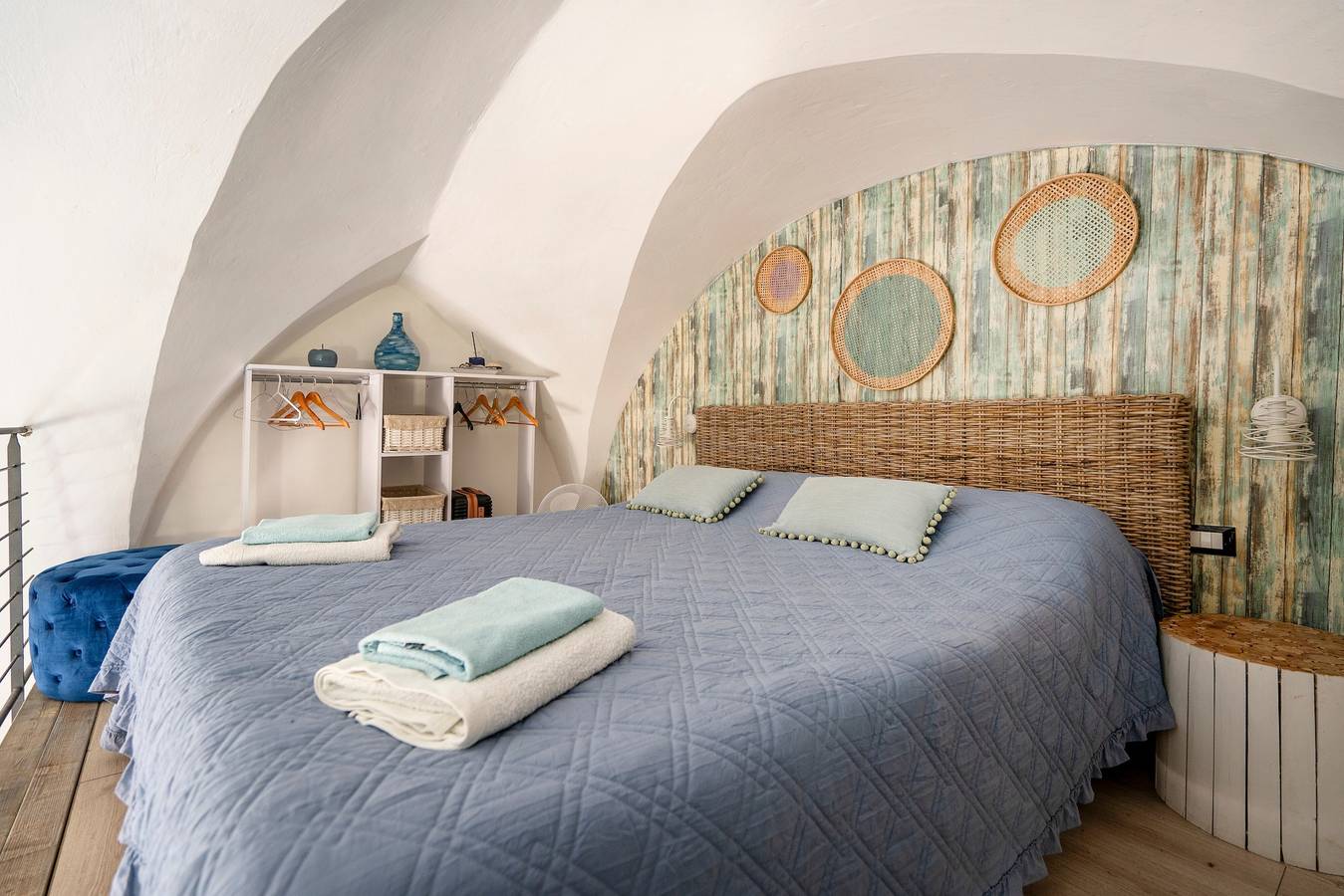 Entire apartment, Apartment 'La Chiave Di Philoxenia' with Private Terrace, Wi-Fi and Air Conditioning in Ostuni, Salento