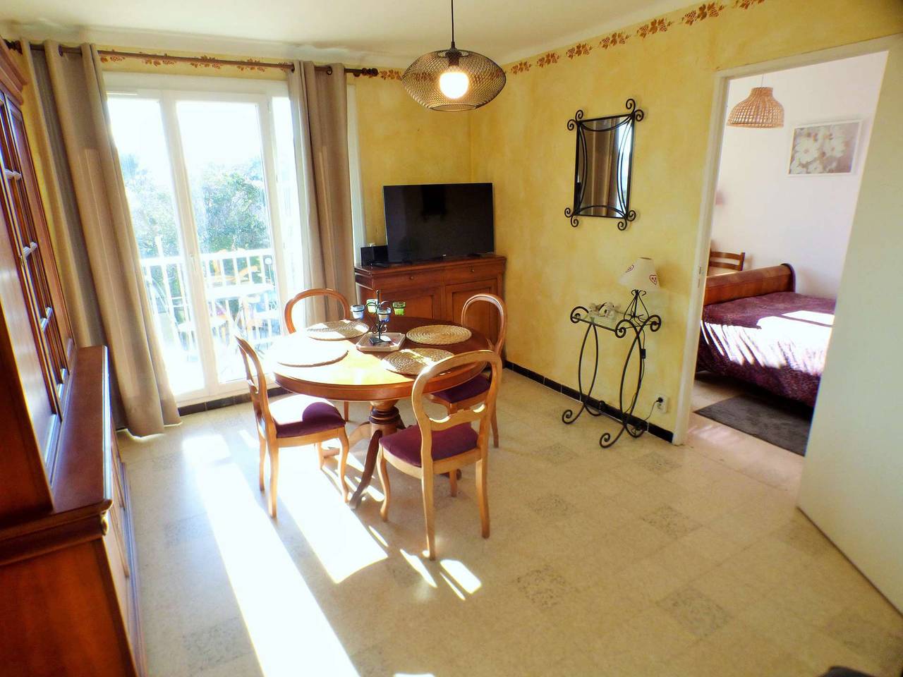 Entire holiday apartment, T3 in Mar Vivo less than 100m from the beach in Les Sablettes, La Seyne-sur-Mer