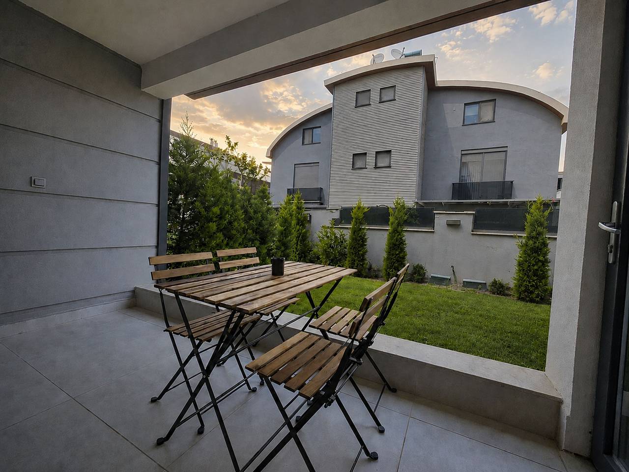 Ganze Wohnung, Professionally Maintained, Spacious New Suites 2-2 in Muratpaşa, Provinz Antalya
