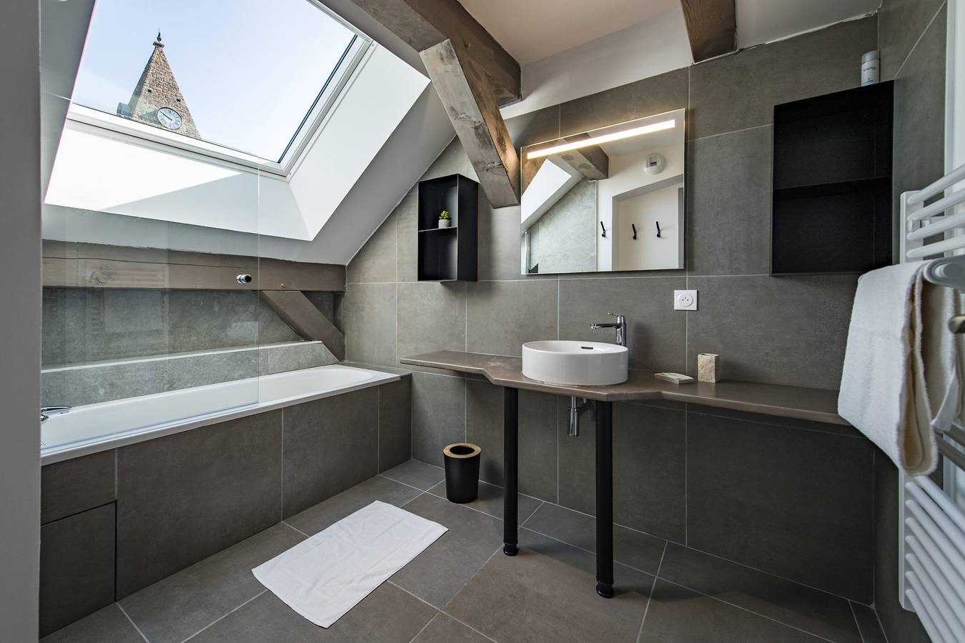 Ganze Wohnung, New Triplex | 4 Br | Near Slopes | Balcony & View in Albiez-Montrond, Region Saint-Jean-de-Maurienne