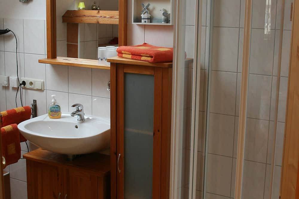Ganze Wohnung, Ferienwohnung (75qm) für bis zu 6 Pers. mit 2 Schlafzimmern und Sauna in Willanzheim, Fränkisches Weinland