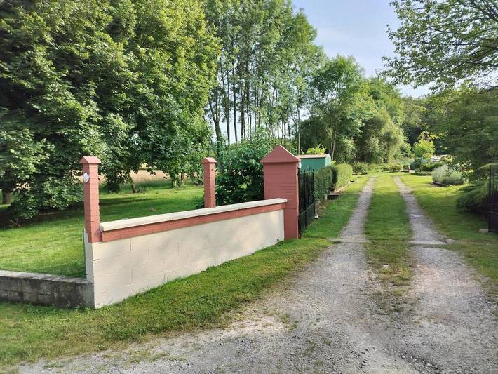 Location de vacances pour 2 personnes, avec jardin ainsi que vue et terrasse à Éguzon-Chantôme - 3