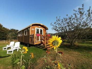 Gîte pour 4 personnes, avec jardin et vue à Tréméoc