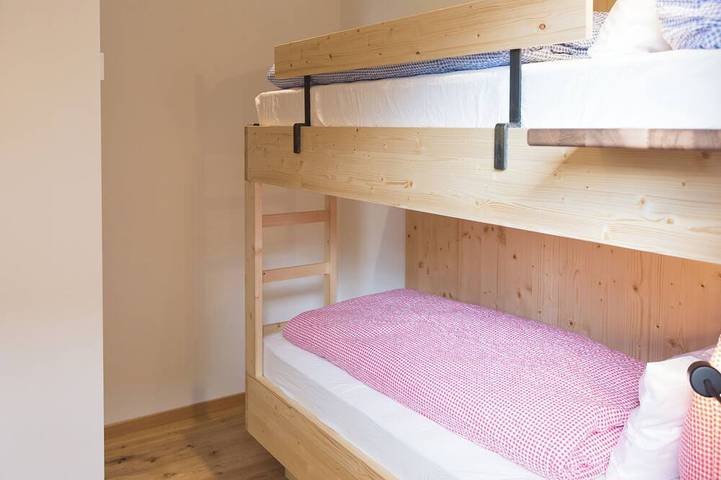 Bauernhaus in Alleinlage oberhalb Meran mit Wellnessbereich, Garten, Gipfelblick in Riffian, Passeiertal