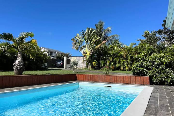 Location de vacances pour 2 personnes, avec jardin et piscine à Sainte-Anne