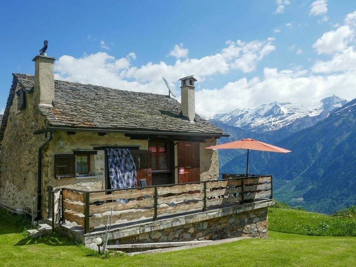 Ferienhaus für 2 Personen, mit Terrasse und Garten in den Schweizer Alpen
