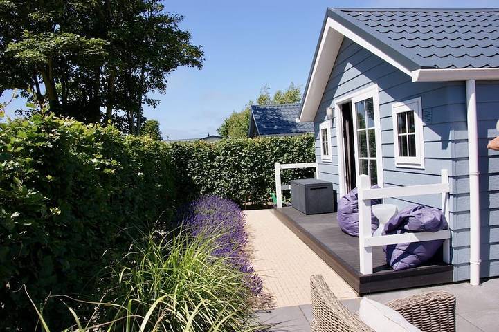 Ferienhaus für 7 Personen, mit Whirlpool und Terrasse sowie Garten und Pool in Renesse