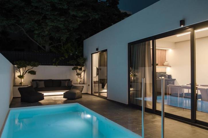 Villa pour 2 personnes, avec Balcon et Terrasse ainsi que Jardin et Piscine