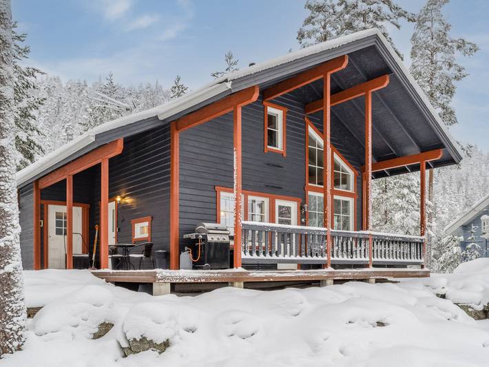 Blue lake villa in Loma-Koli, Pielinen