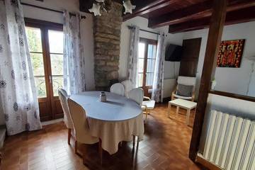Gîte pour 6 personnes, avec jardin à Le Caylar