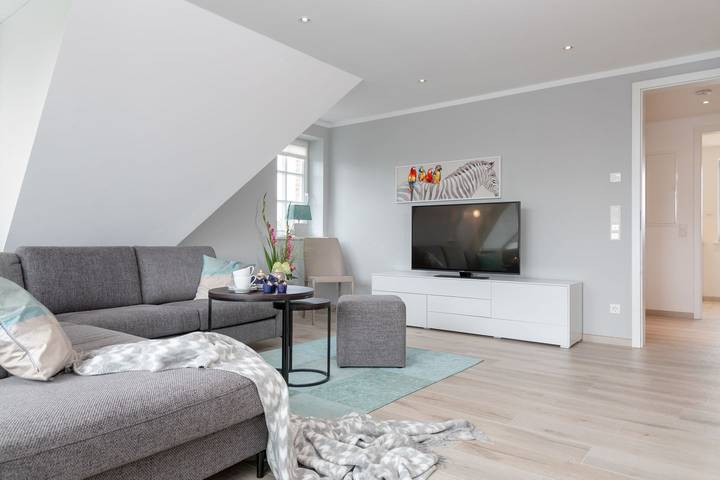 Ganze Wohnung, Ferienwohnung mit Südbalkon bietet bis zu 5 Personen Platz in Strandnähe. in Westerland, Sylt (Gemeinde)