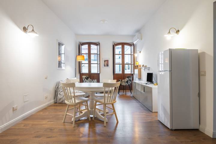 Tramonto über Sant’Efisio – Modernes Apartment mit Blick auf die Kirche in Stampace, Cagliari