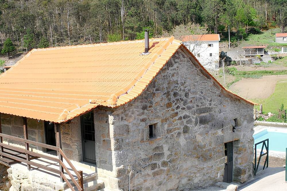 Homerez - Haus in Águeda, Gemeinschaftspool in Macieira de Alcoba, Préstimo e Macieira de Alcoba