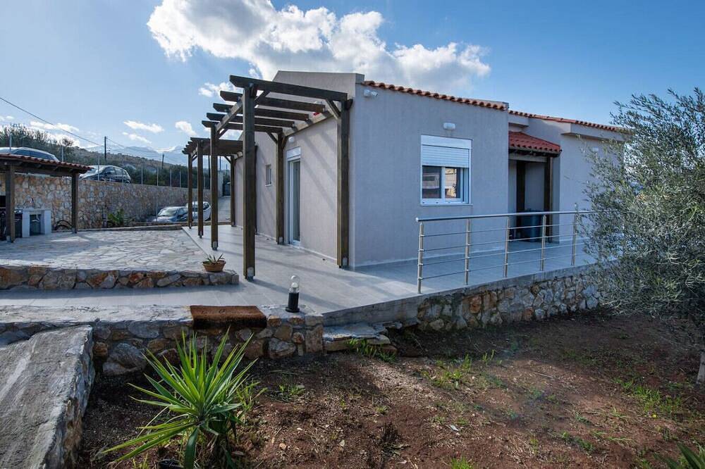 Villa Pervana-  Private pool - Close to the Beach in Armeni, Chania und Umgebung