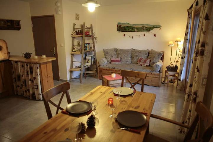Gîte pour 4 personnes, avec Balcon et Jardin à Leschaux