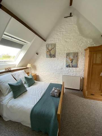 Gîte pour 4 personnes, avec vue et jardin, adapté aux familles à Gavray