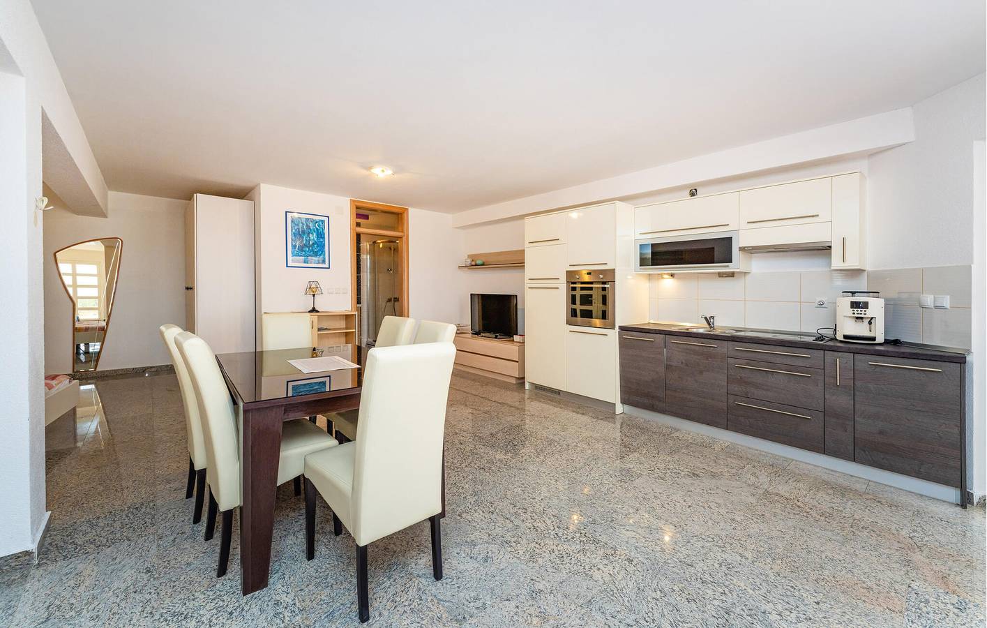 Ganze Ferienwohnung, Ferienwohnung für 3 Personen mit Pool in Sibenik, Šibenik-Knin